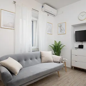 Elegant Next To Arena Apartment Pula